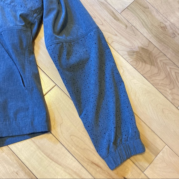 Calia by Carrie Underwood gray lightweight perforated pattern jacket medium - Picture 3 of 11